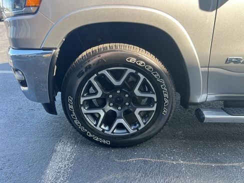 Used 2025 RAM 1500 Laramie AWD/4WD image 5