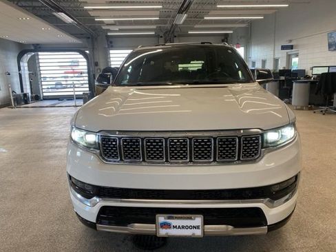 Used 2023 Jeep Grand Wagoneer Series III AWD/4WD image 2