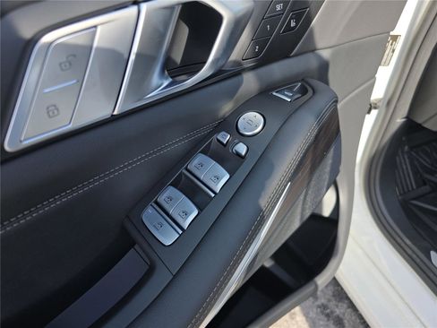 New 2026 BMW X7 xDrive40i image 24