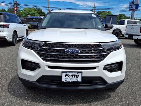 Certified 2024 Ford Explorer XLT AWD/4WD image 2