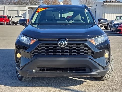 Used 2021 Toyota RAV4 XLE w/ Convenience Package image 2
