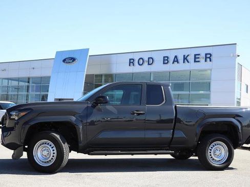 Used 2024 Toyota Tacoma SR image 3