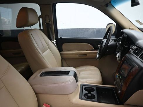 Used 2007 Chevrolet Avalanche LTZ w/ LTZ Preferred Equipment Group image 12