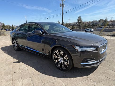 New 2025 Volvo S90 B6 Plus w/ Protection Package Premier image 8