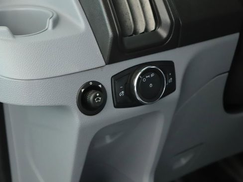 Used 2017 Ford Transit 350 XL image 5