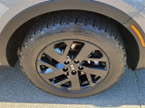 Used 2021 Kia Sorento S image 19