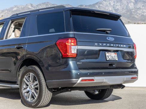 Used 2022 Ford Expedition XLT RWD image 9