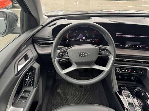 Certified 2025 Audi Q5 2.0T Premium Plus w/ Premium Plus image 13