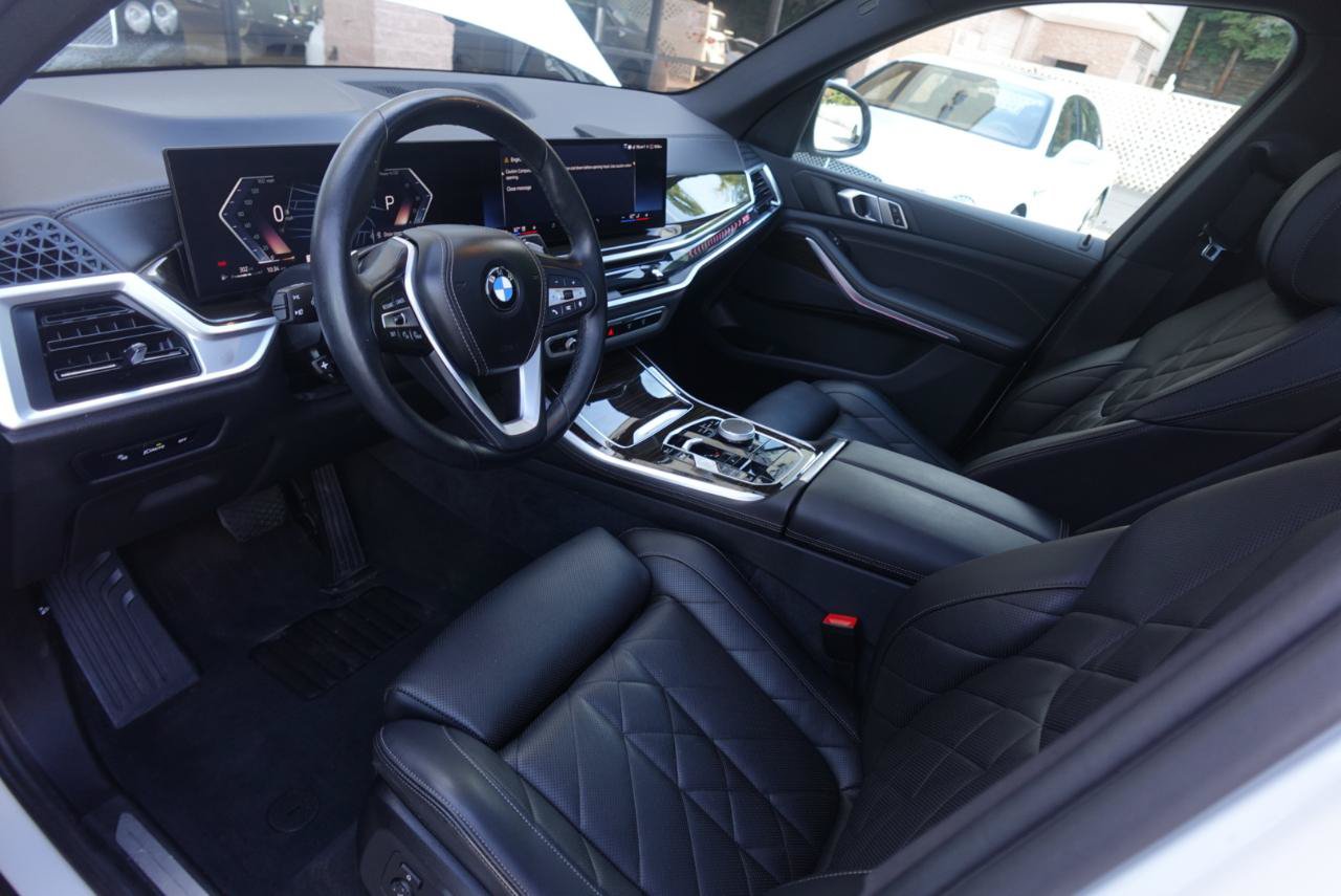 Used 2024 BMW X5 xDrive40i w/ Parking Assistance Package AWD/4WD image 16