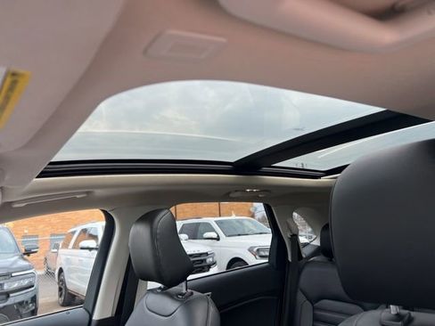 Certified 2023 Ford Edge SEL w/ Convenience Package image 19