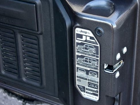 Used 2020 Jeep Wrangler Unlimited Sport S image 31