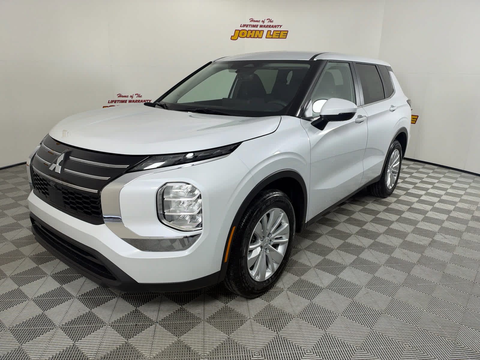 New 2026 Mitsubishi Outlander ES FWD image 1