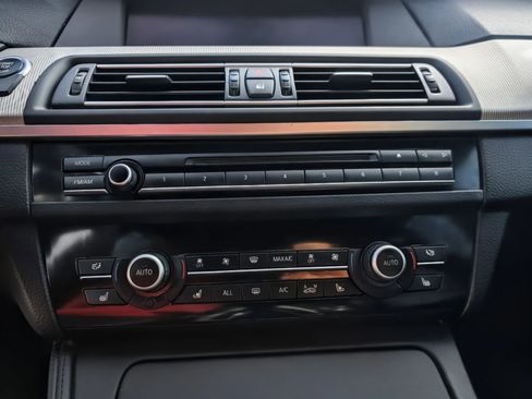 Used 2013 BMW M5 Sedan 4D image 43