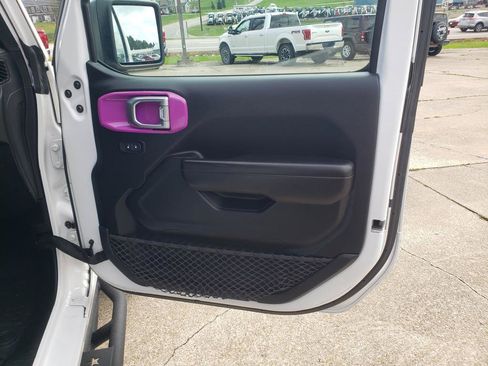 Used 2020 Jeep Wrangler Sport AWD/4WD image 17