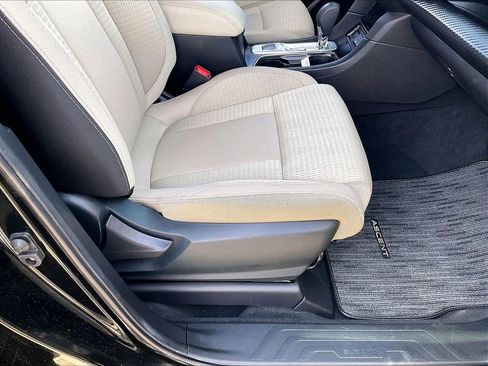 Used 2023 Subaru Ascent Premium w/ Convenience Package image 36
