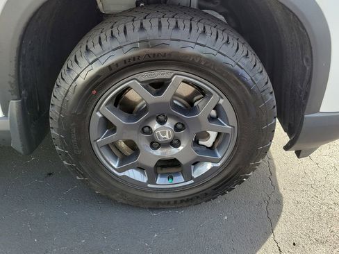 Certified 2025 Honda Pilot TrailSport image 7