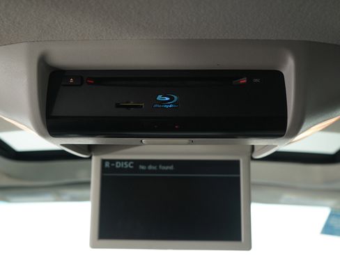 Used 2015 Toyota Sequoia Platinum image 26