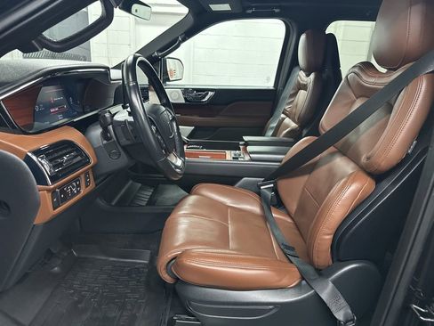 Used 2023 Lincoln Navigator L Reserve AWD/4WD image 18