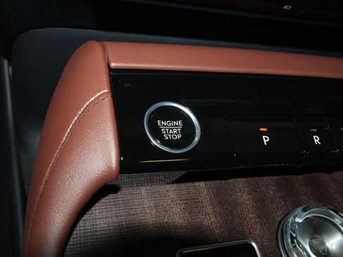 New 2026 Lincoln Navigator Reserve AWD/4WD image 10