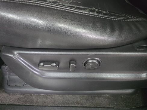 Used 2013 GMC Yukon XL Denali image 8