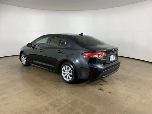 Used 2022 Toyota Corolla LE FWD image 14
