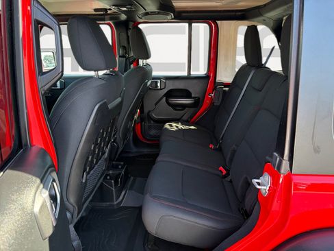 Used 2018 Jeep Wrangler Unlimited Rubicon image 21