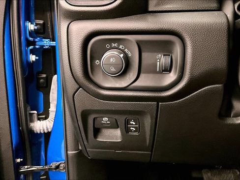 Used 2023 RAM 1500 Big Horn AWD/4WD image 31