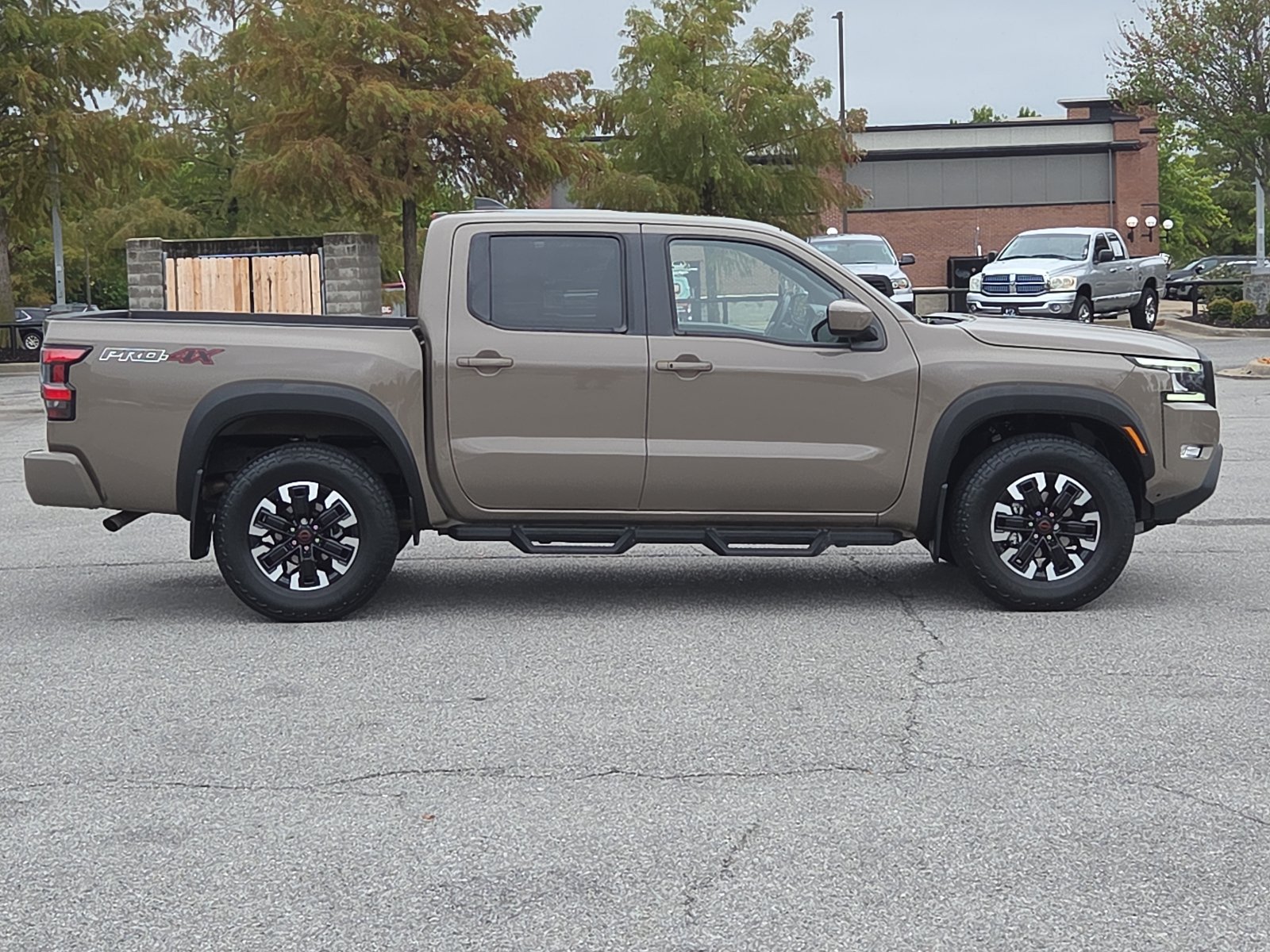 Used 2024 Nissan Frontier PRO-4X w/ Off-Road Protection Package AWD/4WD image 6