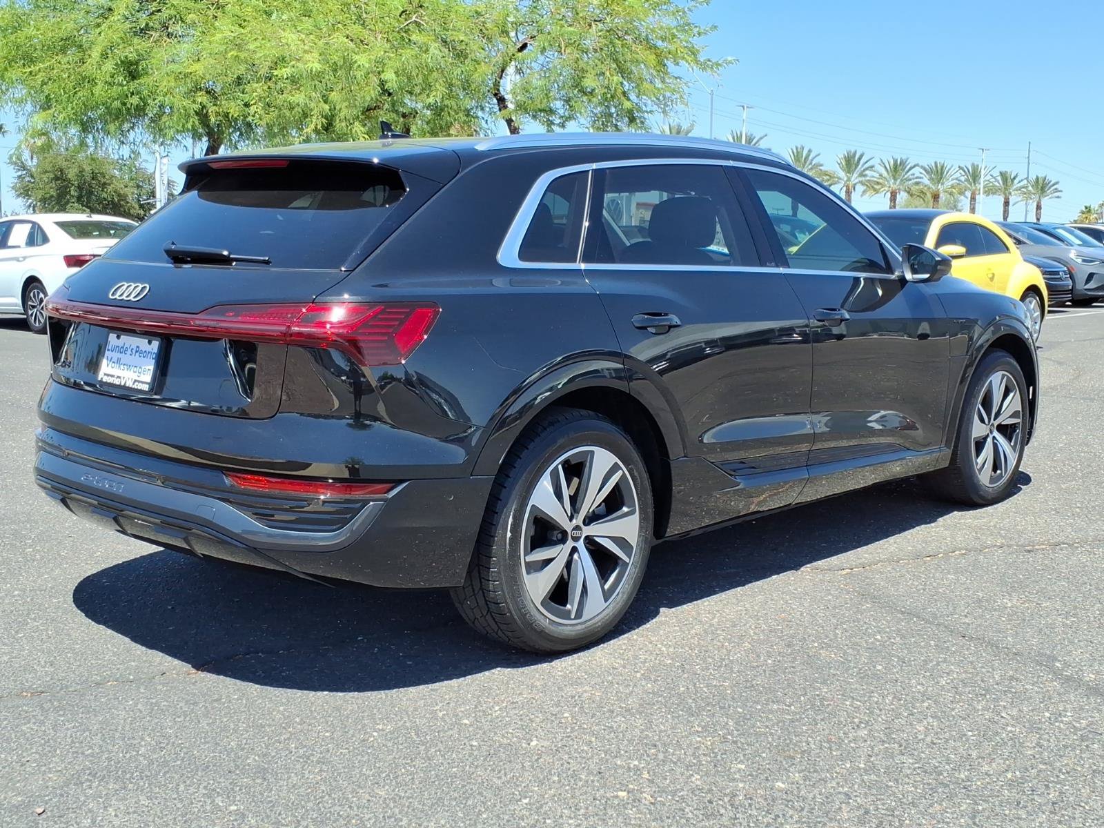 Used 2024 Audi Q8 e-tron Premium Plus w/ Premium Plus Package AWD/4WD image 7