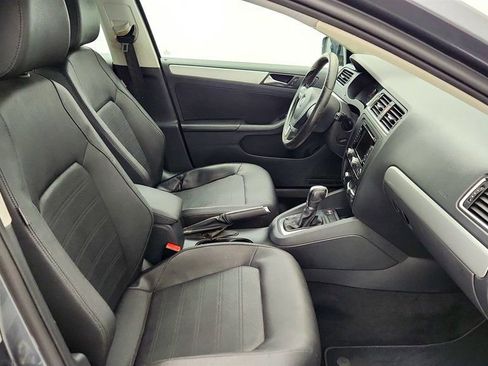 Used 2011 Volkswagen Jetta SEL image 24