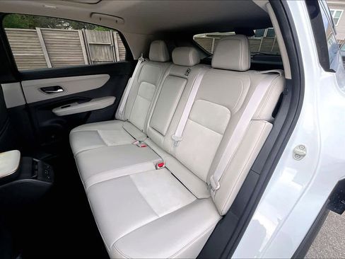 Used 2024 Nissan Ariya AWD image 19