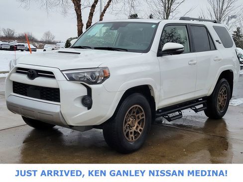 Used 2023 Toyota 4Runner TRD Off-Road Premium image 7