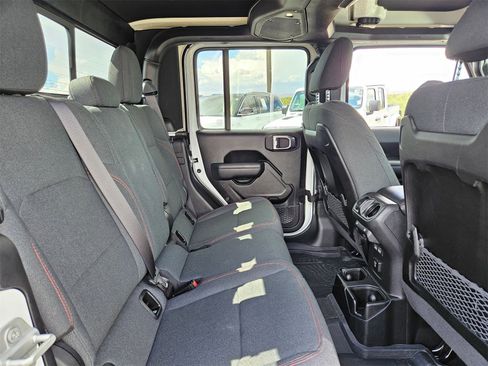 Used 2024 Jeep Gladiator Rubicon image 22