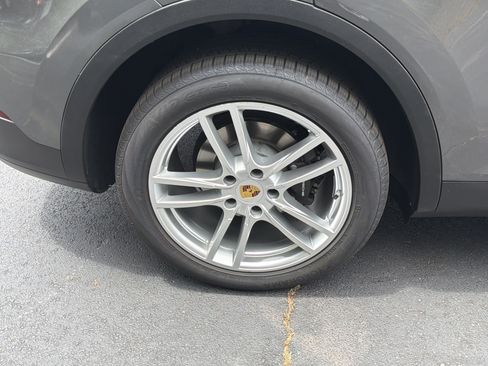 Used 2019 Porsche Cayenne AWD/4WD image 21