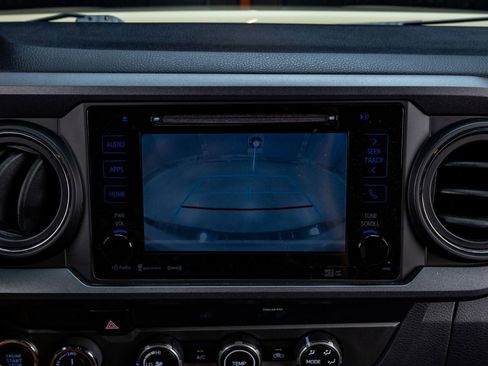 Used 2019 Toyota Tacoma TRD Off-Road w/ Technology Package image 25