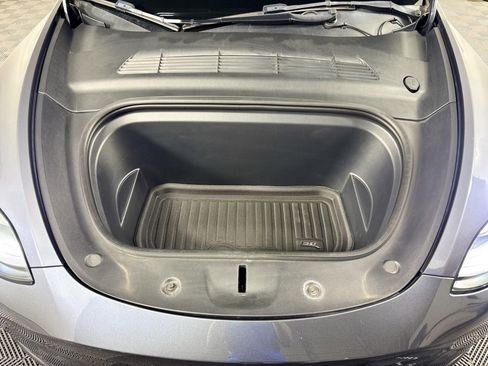 Used 2022 Tesla Model Y Long Range image 35