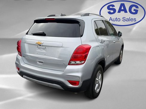 Used 2019 Chevrolet Trax LT w/ LT Convenience Package image 3