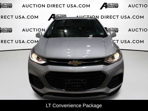 Used 2019 Chevrolet Trax LT w/ LT Convenience Package AWD/4WD image 3