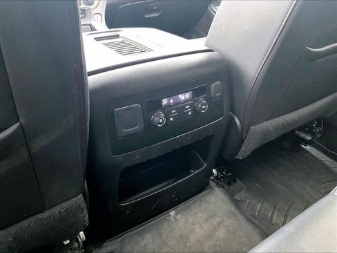 Used 2017 GMC Yukon SLT image 30