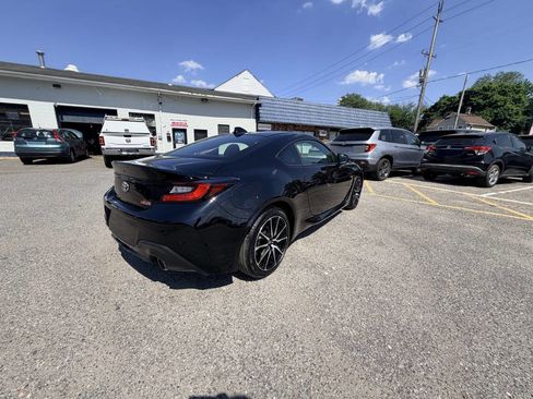 Used 2025 Toyota GR86 RWD image 17