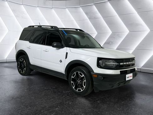 Used 2024 Ford Bronco Sport Outer Banks w/ Tech Package image 1