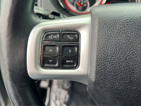 Used 2017 Dodge Grand Caravan GT image 32