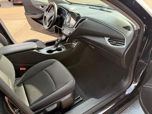 Used 2023 Chevrolet Malibu LT image 16