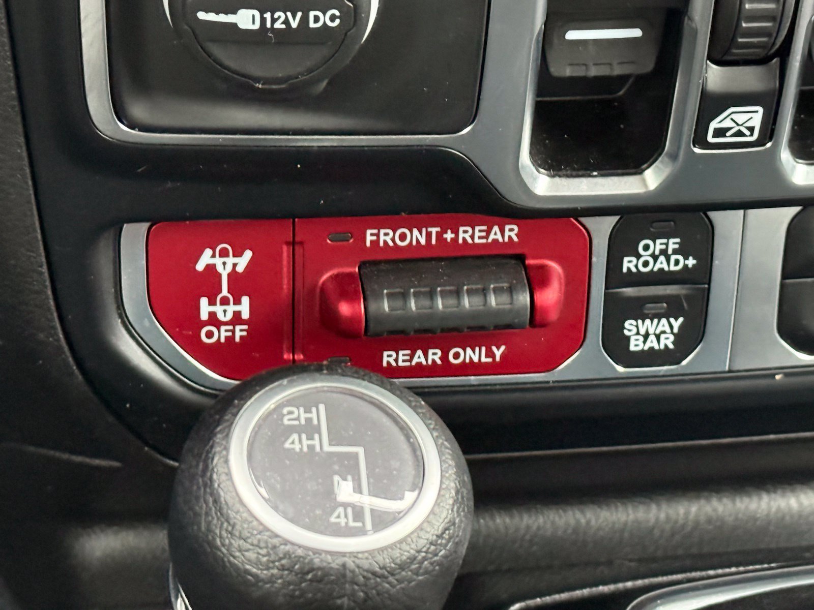 Used 2024 Jeep Wrangler Unlimited Rubicon w/ Convenience Group AWD/4WD image 24