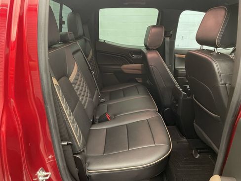 Used 2025 GMC Canyon Denali AWD/4WD image 27