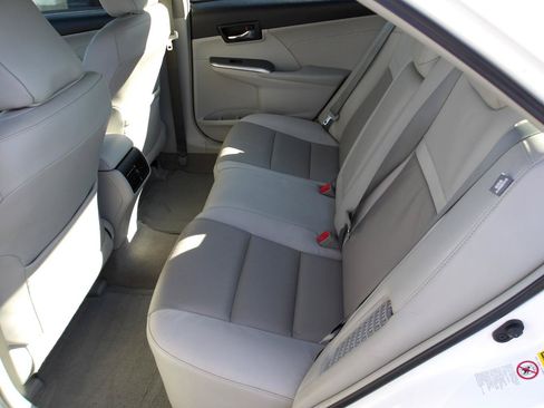 Used 2013 Toyota Camry XLE w/ Leather Pkg FWD image 11