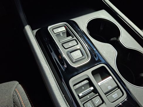 Certified 2025 Honda Pilot Sport image 22
