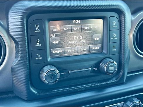 Used 2018 Jeep Wrangler Unlimited Sport S AWD/4WD image 14