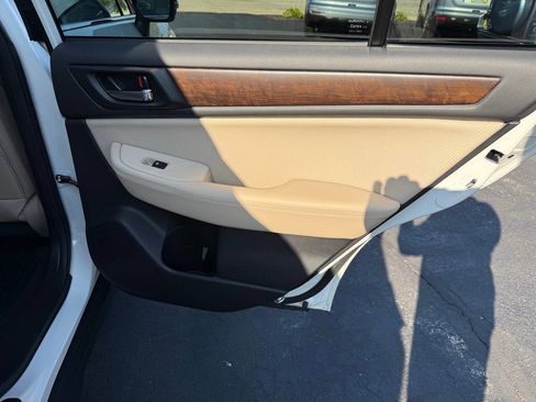 Used 2015 Subaru Outback 3.6R Limited image 42