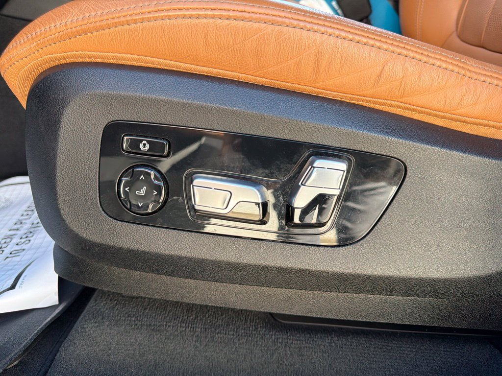 Used 2022 BMW X5 xDrive40i w/ Parking Assistance Package AWD/4WD image 25